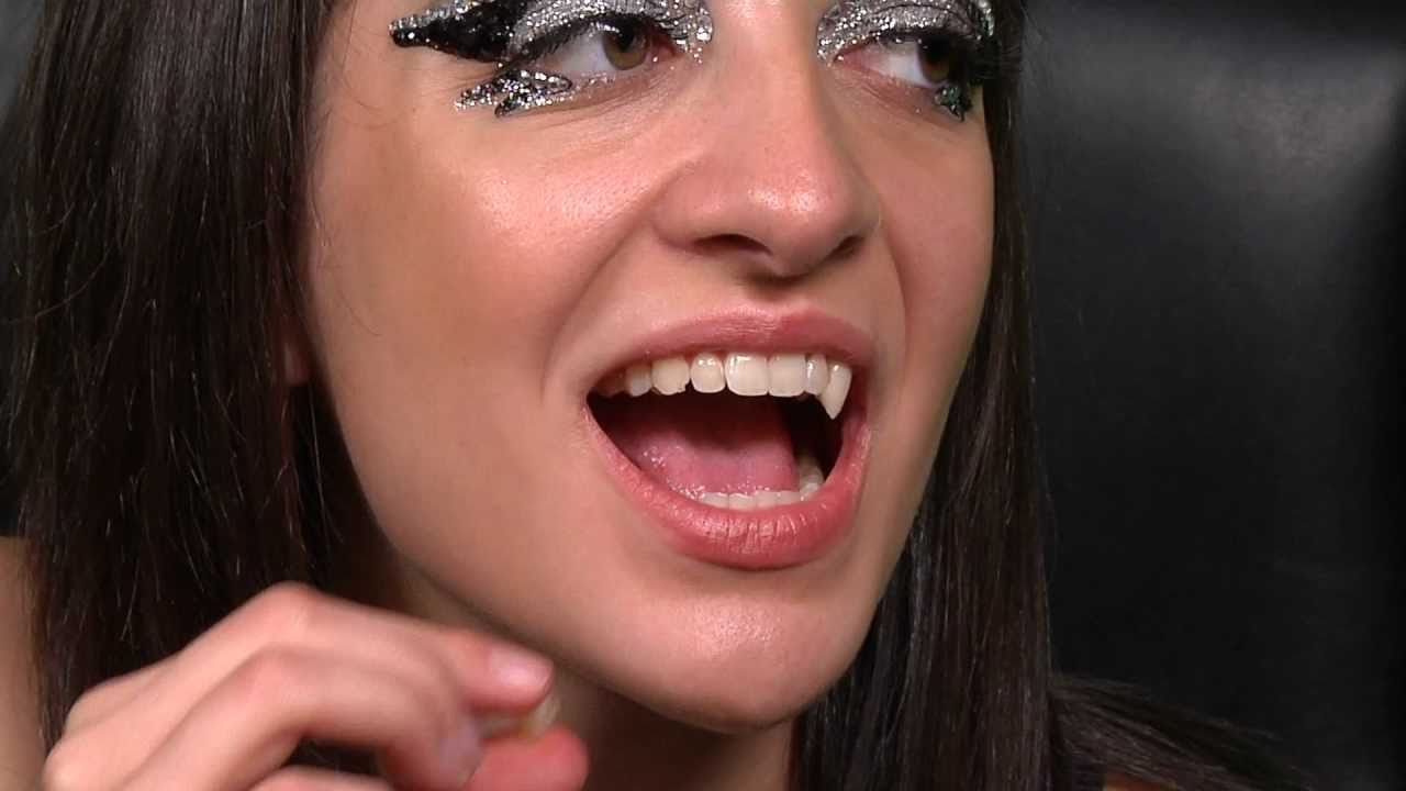 Meg Demonstrates Fitting Scarecrow Subtle Fangs