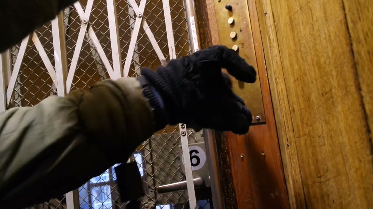 Amazing 1924 Otis traction elevator/lift in Oksasenkatu 4bB, Helsinki