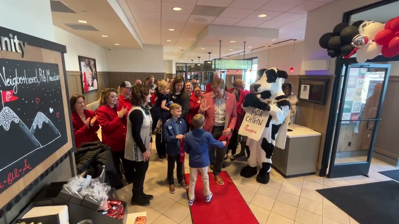 Ribbon cutting at Chick-fil-A in Rib Mountain