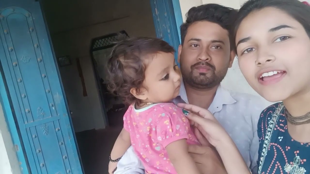 Miliye meri golgappu se  - short village tour // Shruti Dubey #ShrutiDubey #vlog