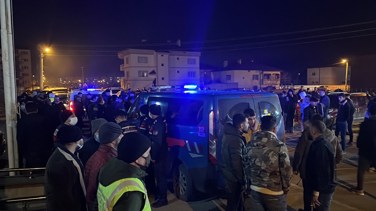 Şarkışla adliyesi önünde öfkeli kalabalık