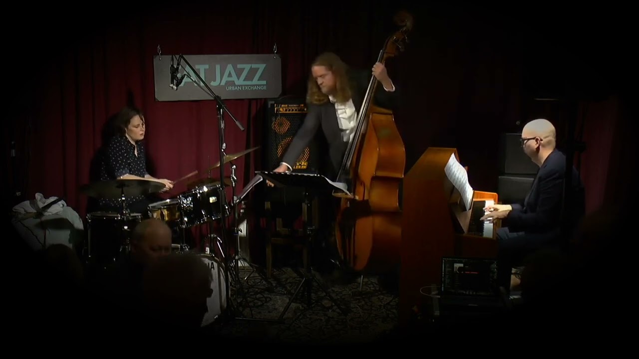 Glory Glory Misfits - Eva Klesse Trio feat. Andreas Lang & Ethan Iverson