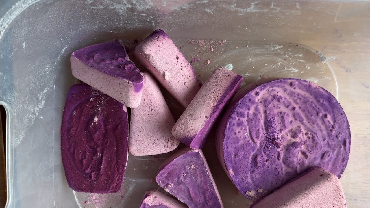 Bucket Gym Chalk Crush 💜💗💜 | ASMR | Gym Chalk Crushing 
