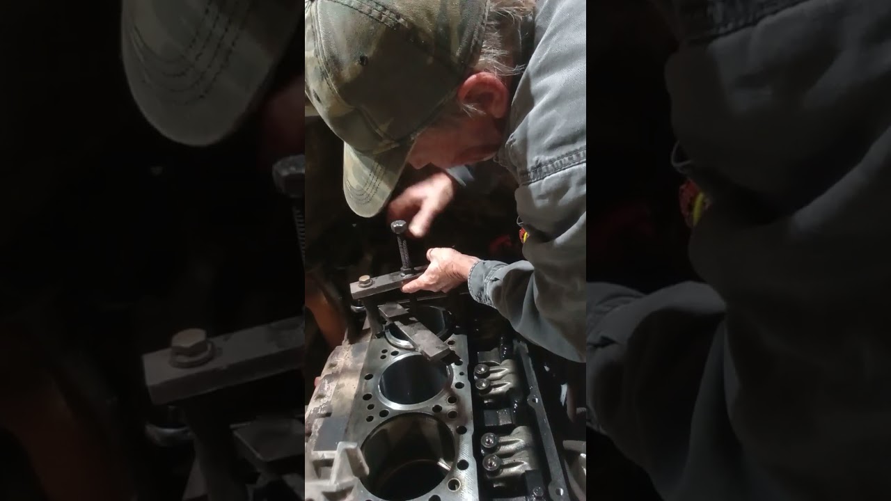 Cummins cylinder liner install