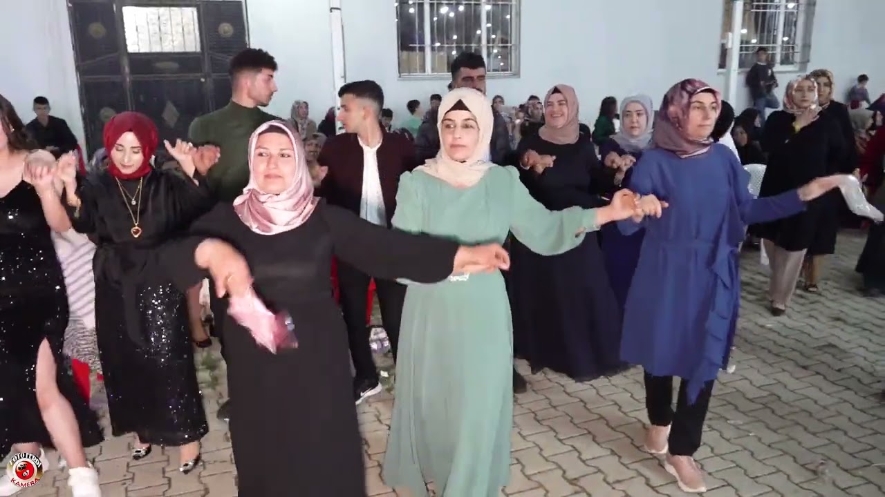 Foto Ferdi Kamera camızkışlası köyü Tütün Ailesi nişanından orkeswtra Grup Şen Antep ayağı halayı