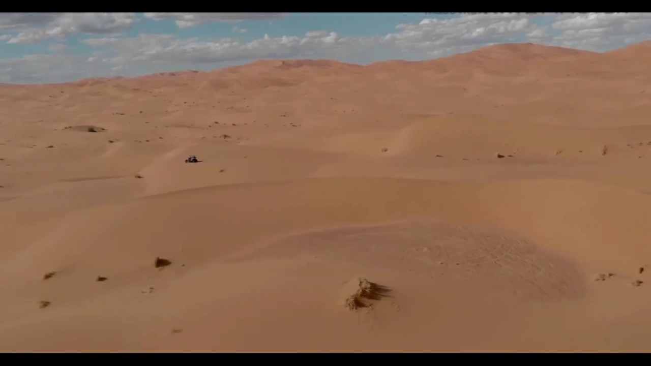 Les bains de sable «thérapeutiques» à Merzouga