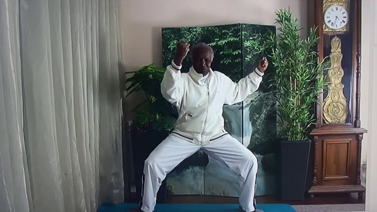 Yogacharya Babacar Khane le Yoga Faraonique directeur du International Yoga Institute SENEGAL