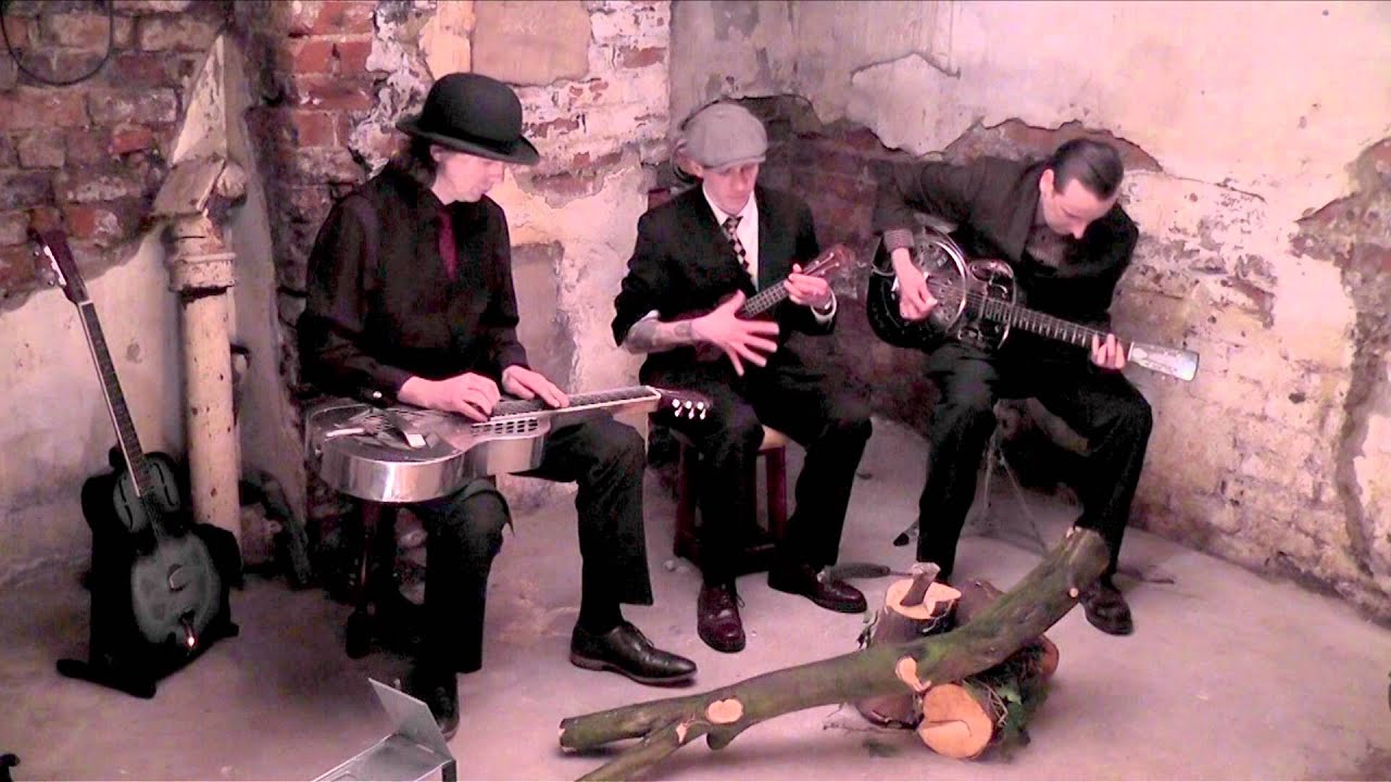 The Ukulele Uff Trio - Never Swat a Fly