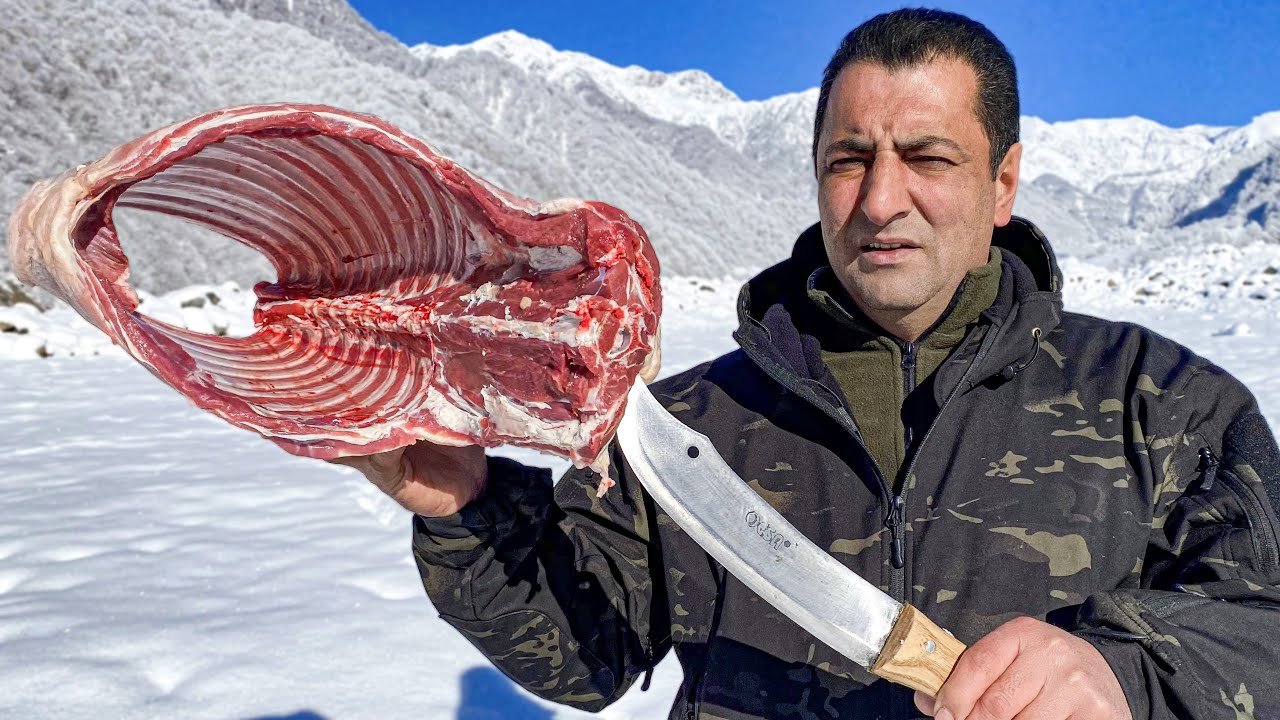 УЖИН В КРАСИВОЙ ЗАСНЕЖЕННОЙ ДЕРЕВНЕ! КУШАТЬ В 10 РАЗ ВКУСНЕЕ НА ПРИРОДЕ!