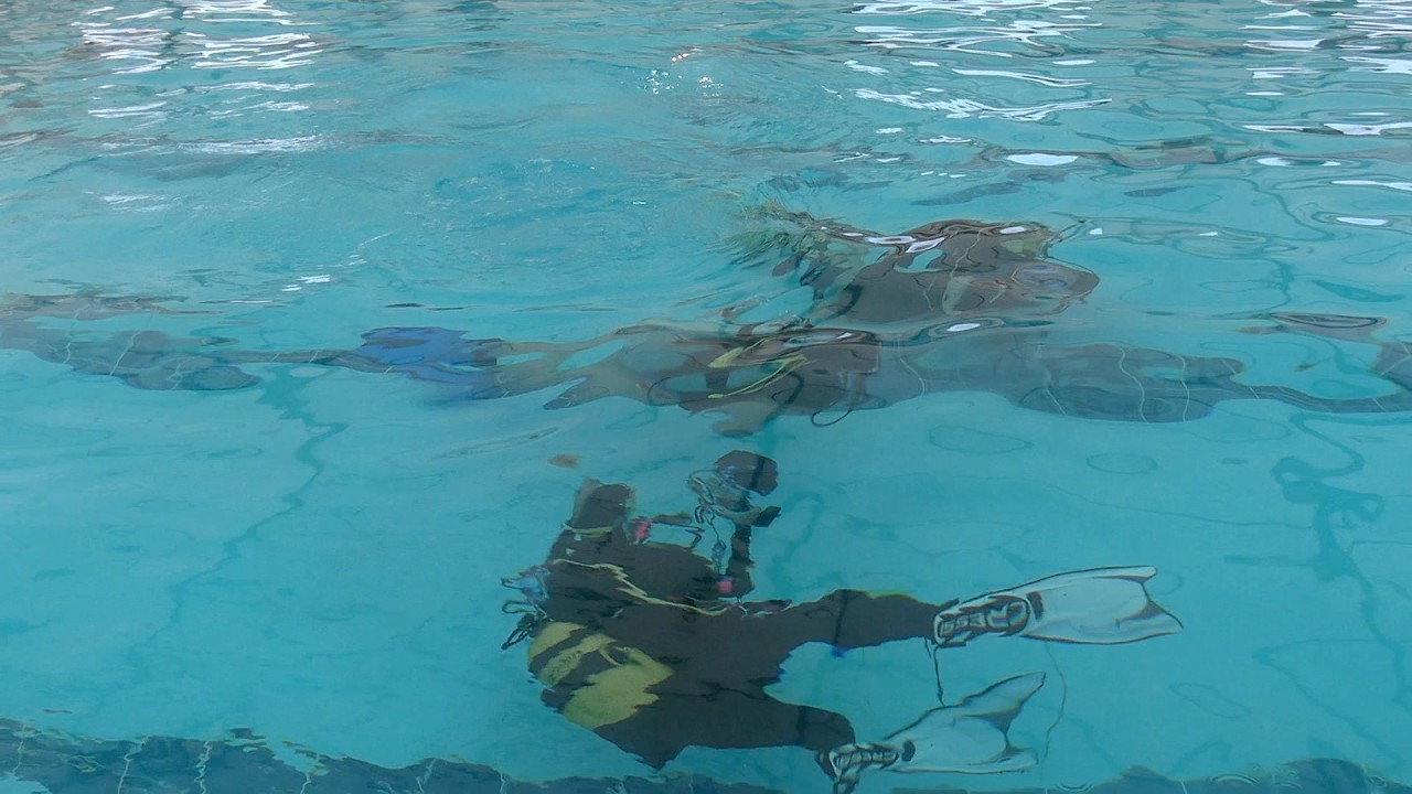 La FASC acerca el buceo a las mujeres con un primer bautismo