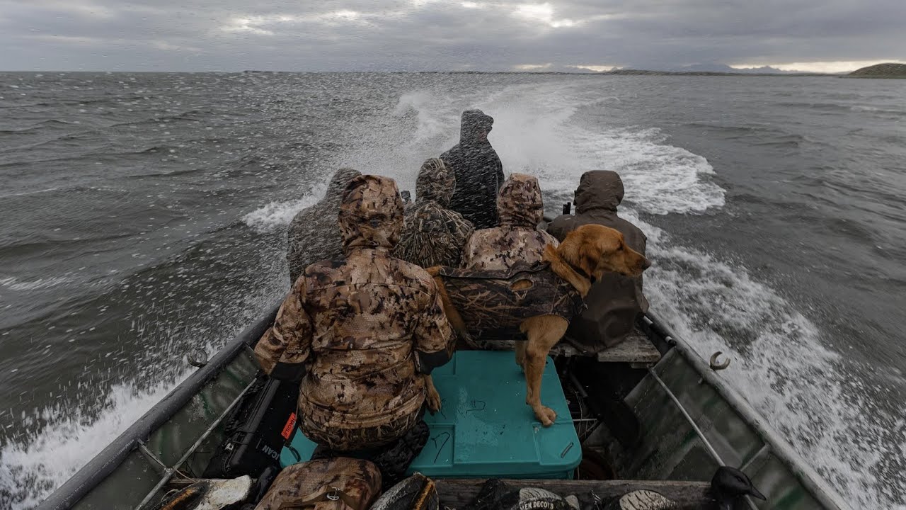 Охота в Беринговом море во время безумной погоды на Аляске!!