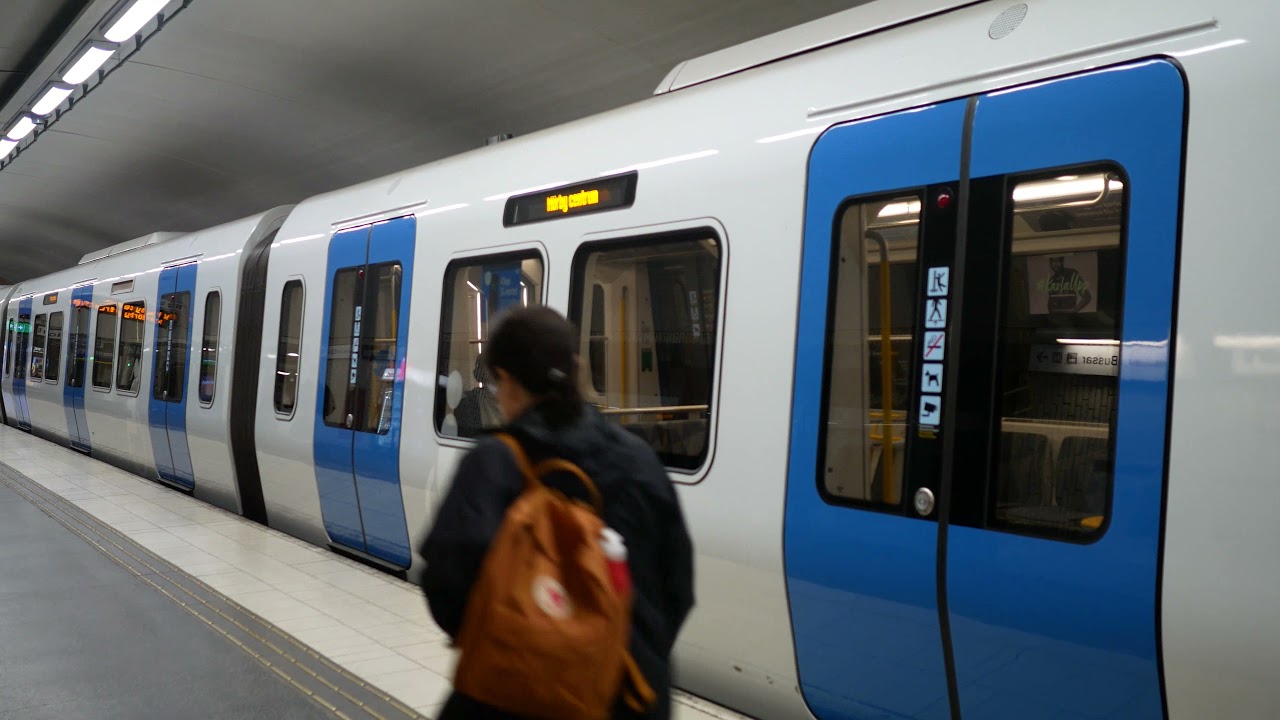 Tunnelbana / Stockholm subway - C6, C30, C20 + C14 - Liljeholmen, Hornstull och Slussen