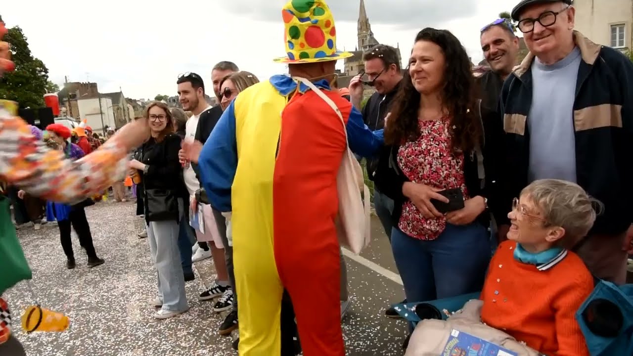 carnaval de vitré 2025  très beau carnaval un peu de pluie mai il on assuré