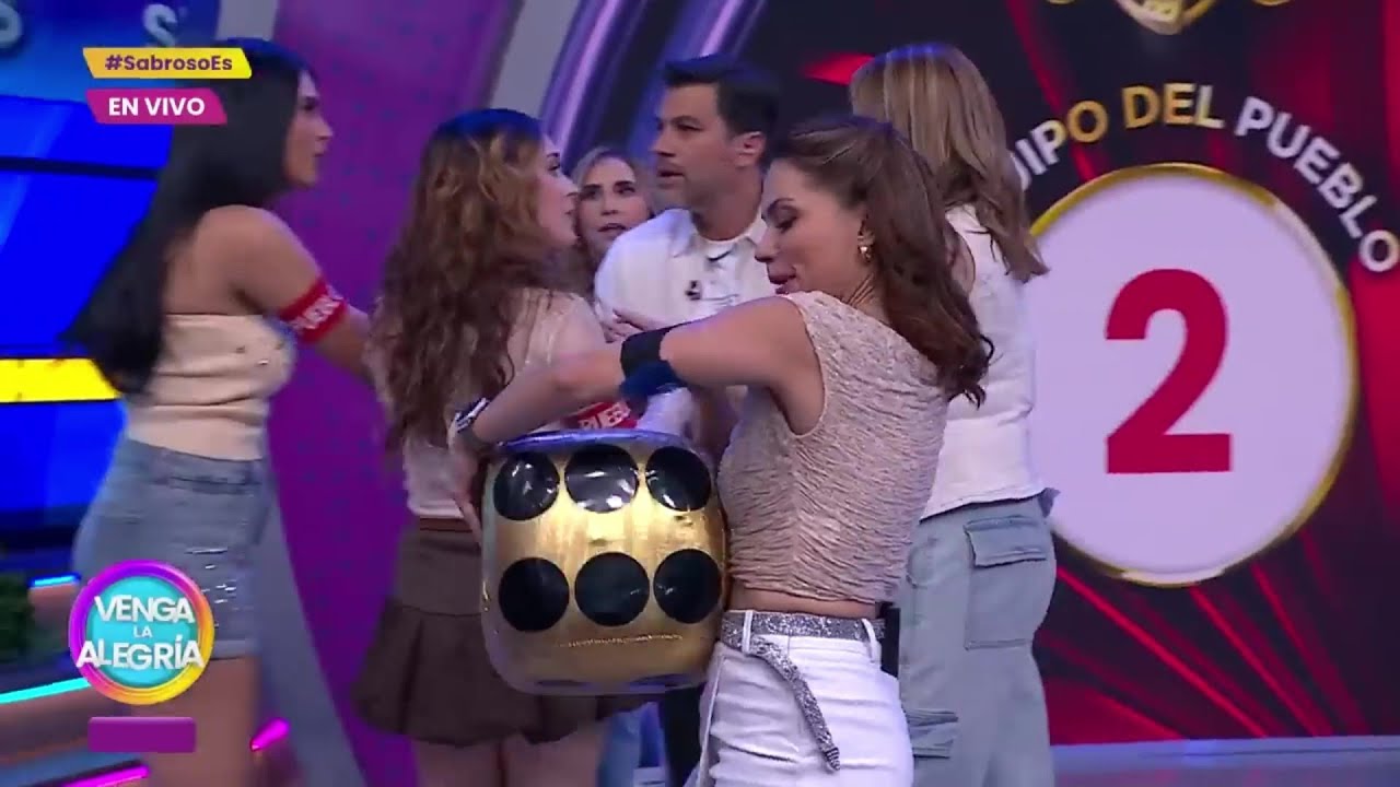 Tabata Jalil, Kristal Silva, Viviann Baeza, Luz Elena (24)