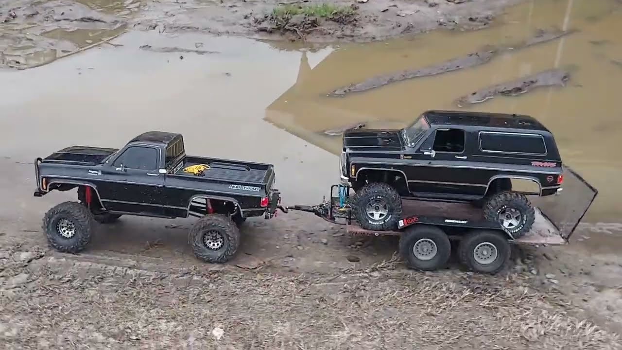 TRX4 high trail vs TRX4 lifted Blazer on homemade backyard RC crawler course.