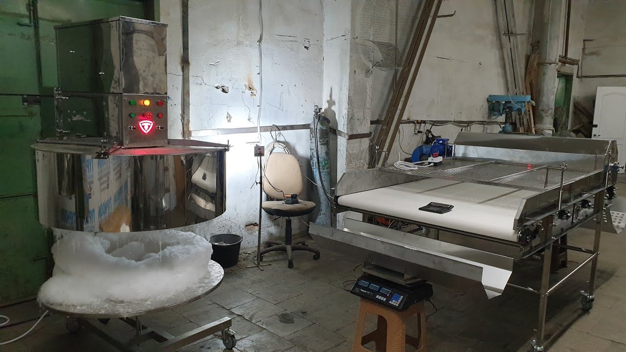 Typhoon pro max 40kg/h industrial cotton candy machine test for Pakistan