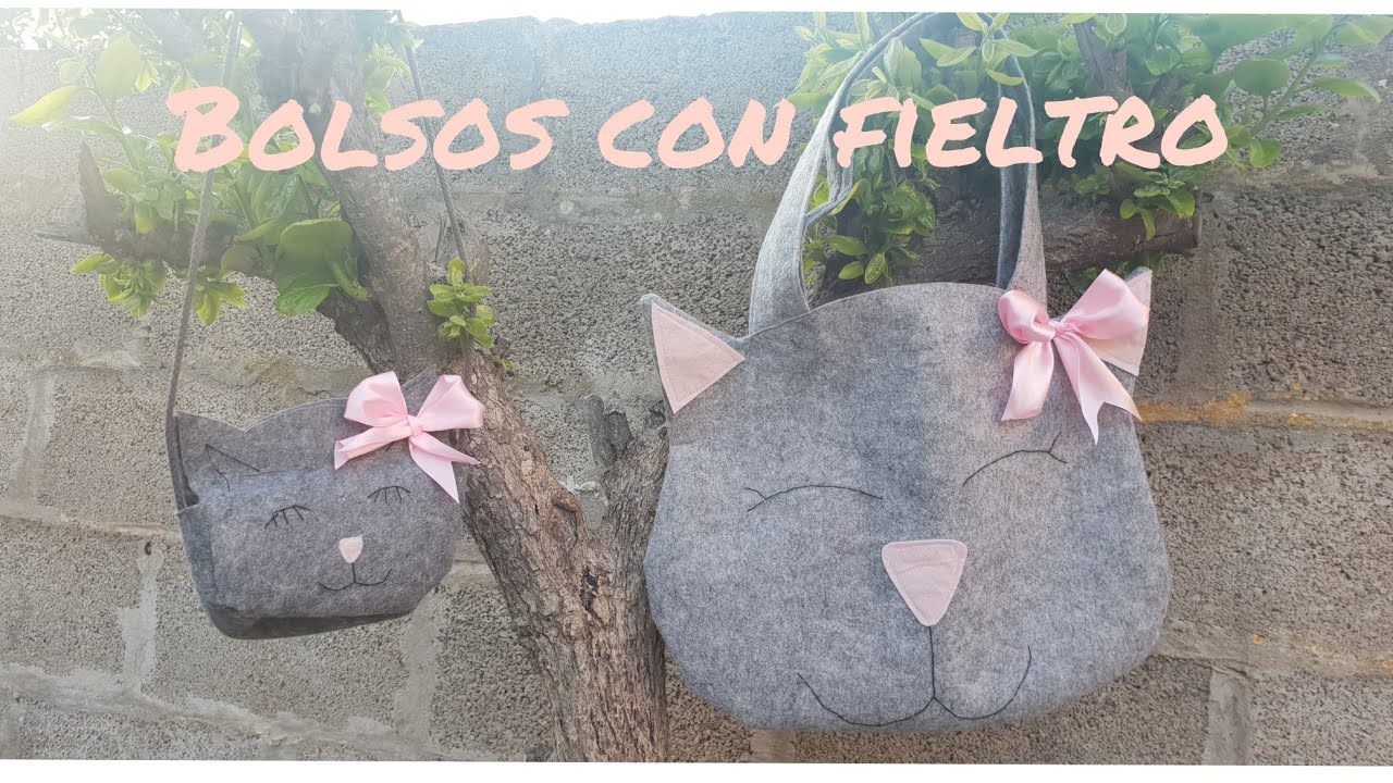 Bolso de gatito hecho con fieltro.