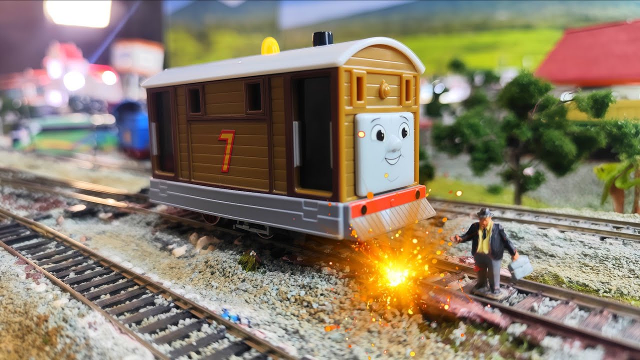 Membuat Kereta Thomas And Friends Bermesin! Versi TOBY Tram yang Nakal!
