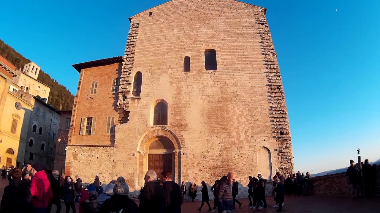 Passeggiata a Gubbio e alla Basilica di S. Ubaldo
