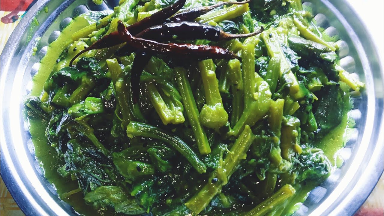 লাউ শাকের এই রকম একটা রেসিপি থাকলে গরম গরম ভাতের সঙ্গে আশা করি আর কিছু লাগবে না।