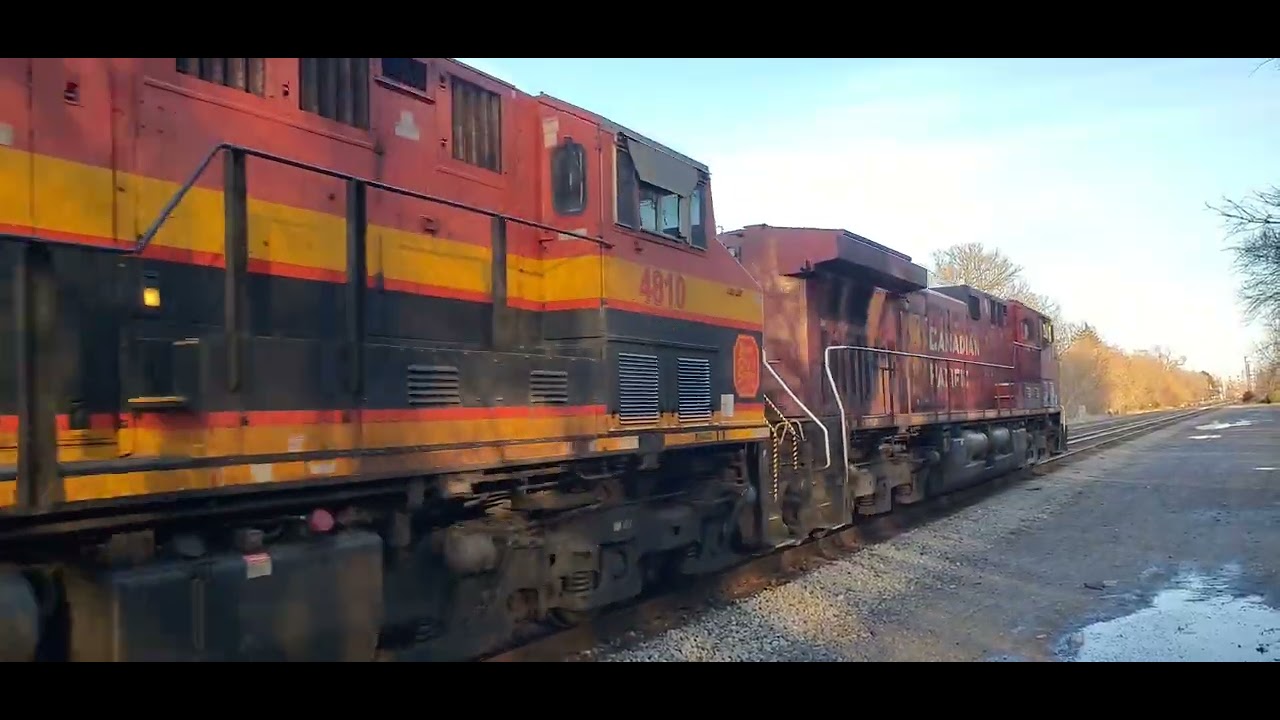 Railfanning (s1 e1) in river Grove 