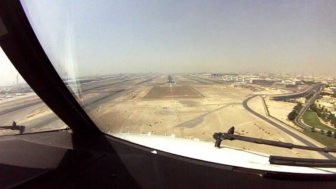 Dubai Approach and Landing. Cockpit View.