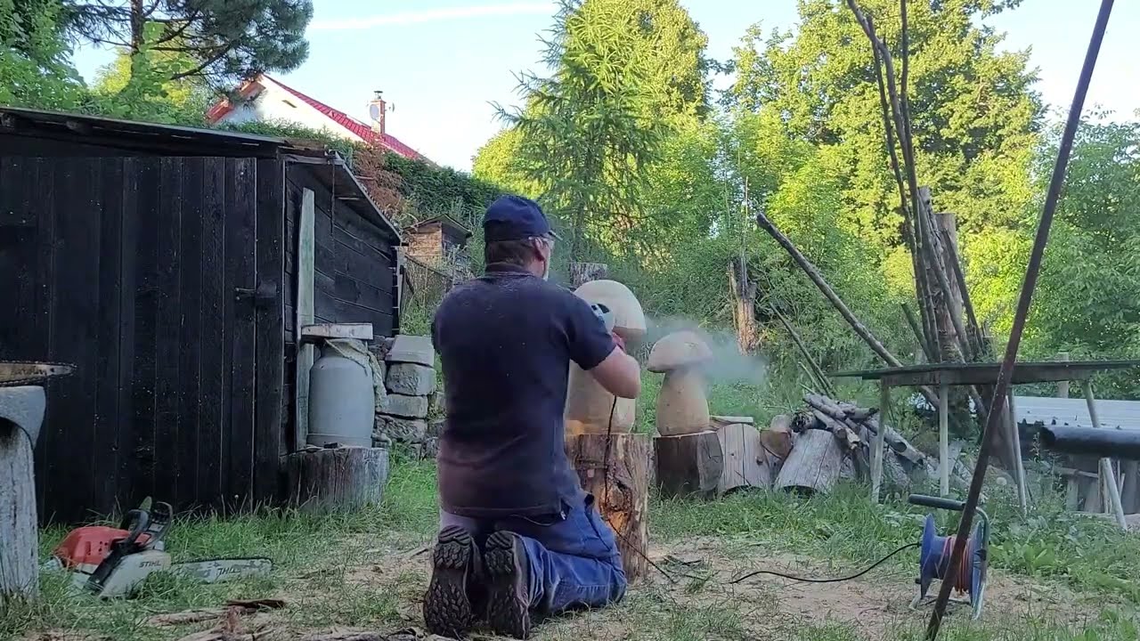 Mushroom production / Výroba houby / Dřevěné sochy motorovou pilou