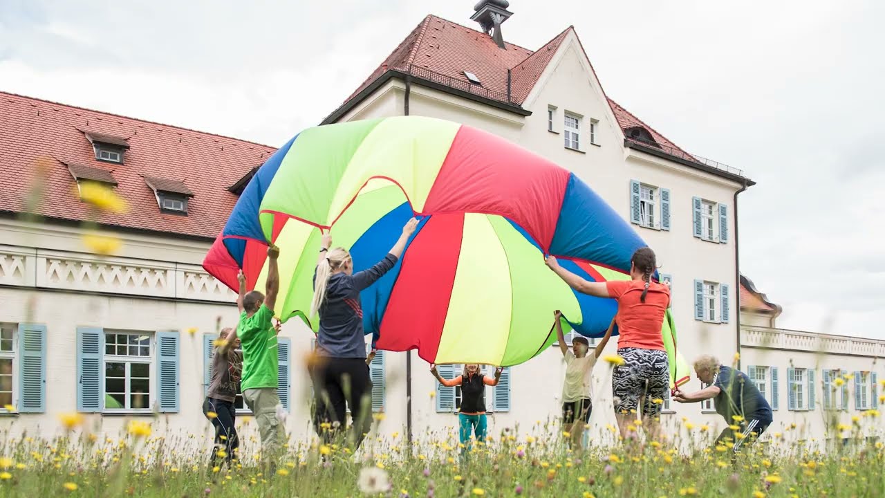 Rundgang über das Gelände des Bezirksklinikums Obermain