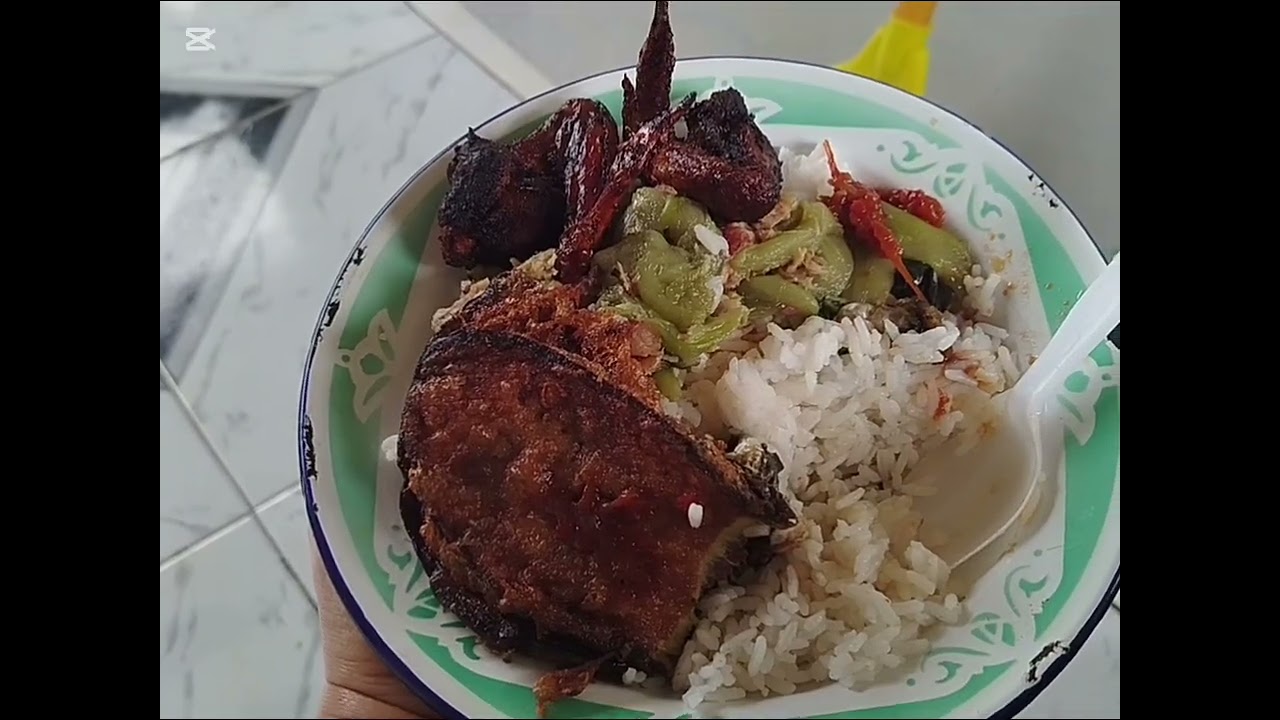 Hmm wis tahun baru bojoku masak lompong Karo iwak malem, terus ngetjet ♥️ happy 🆕 Year 
