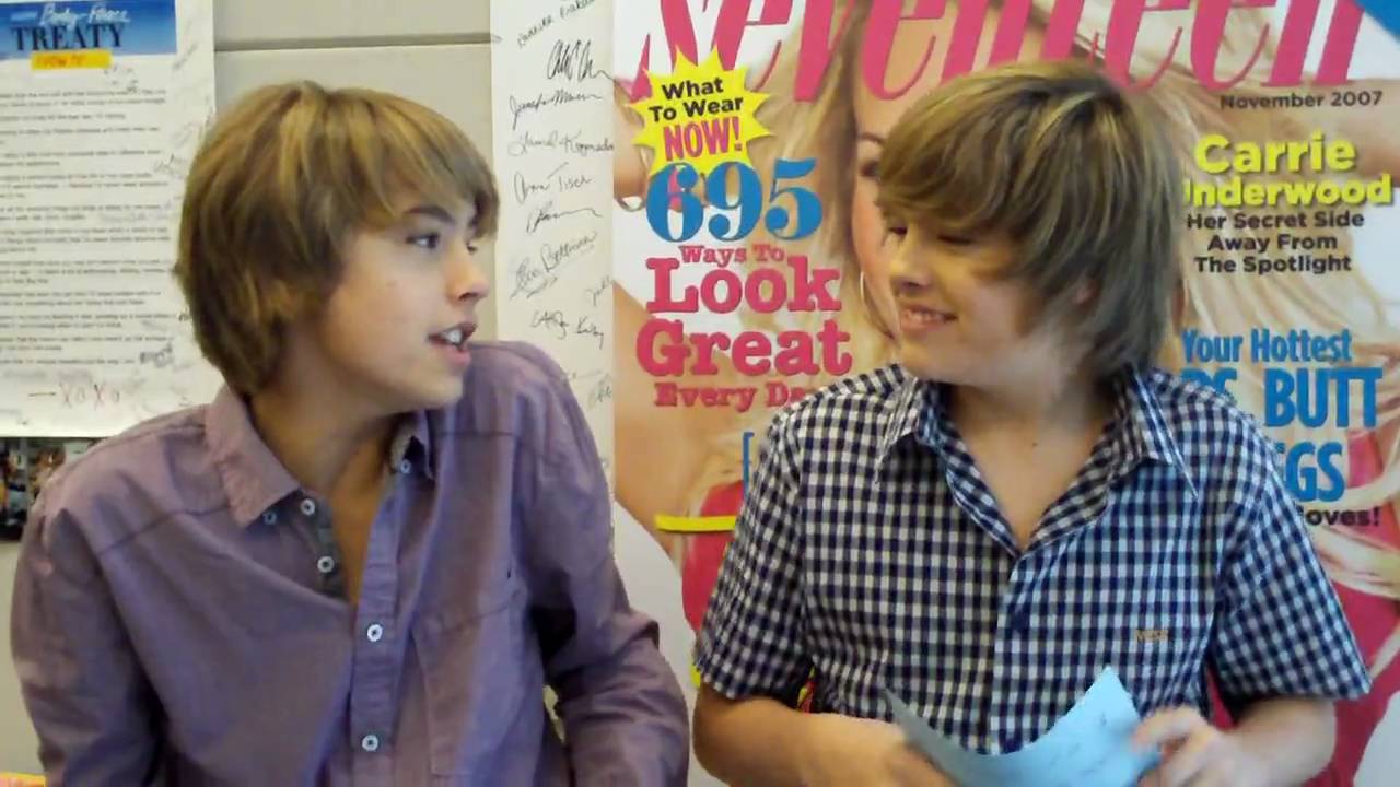 Dylan and Cole Sprouse play 