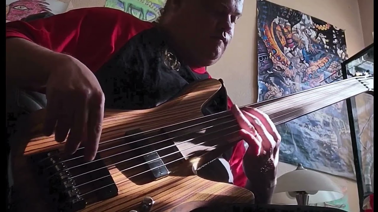 spelling knot on bass
