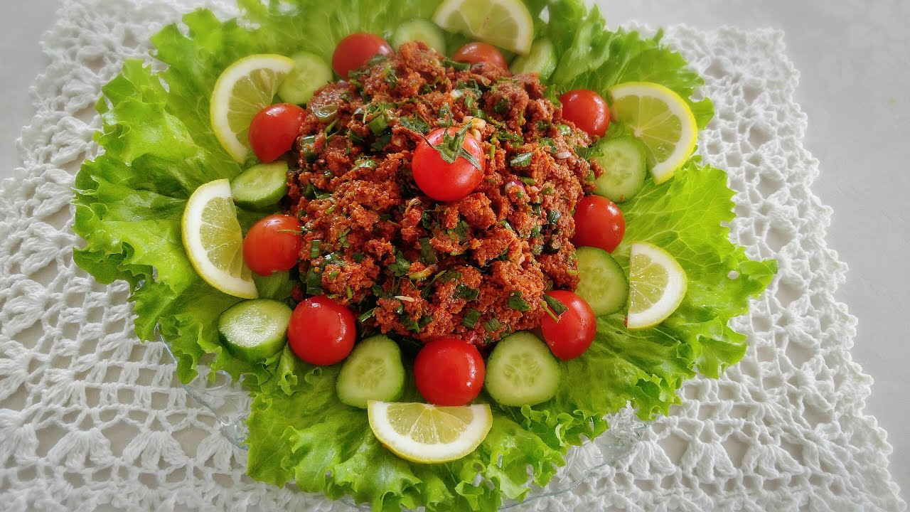 سلطة البرغل التركية (كيسير) طعم خياال فوق الرااائع لاتترددوا بتجربتها 😋😋😍😍