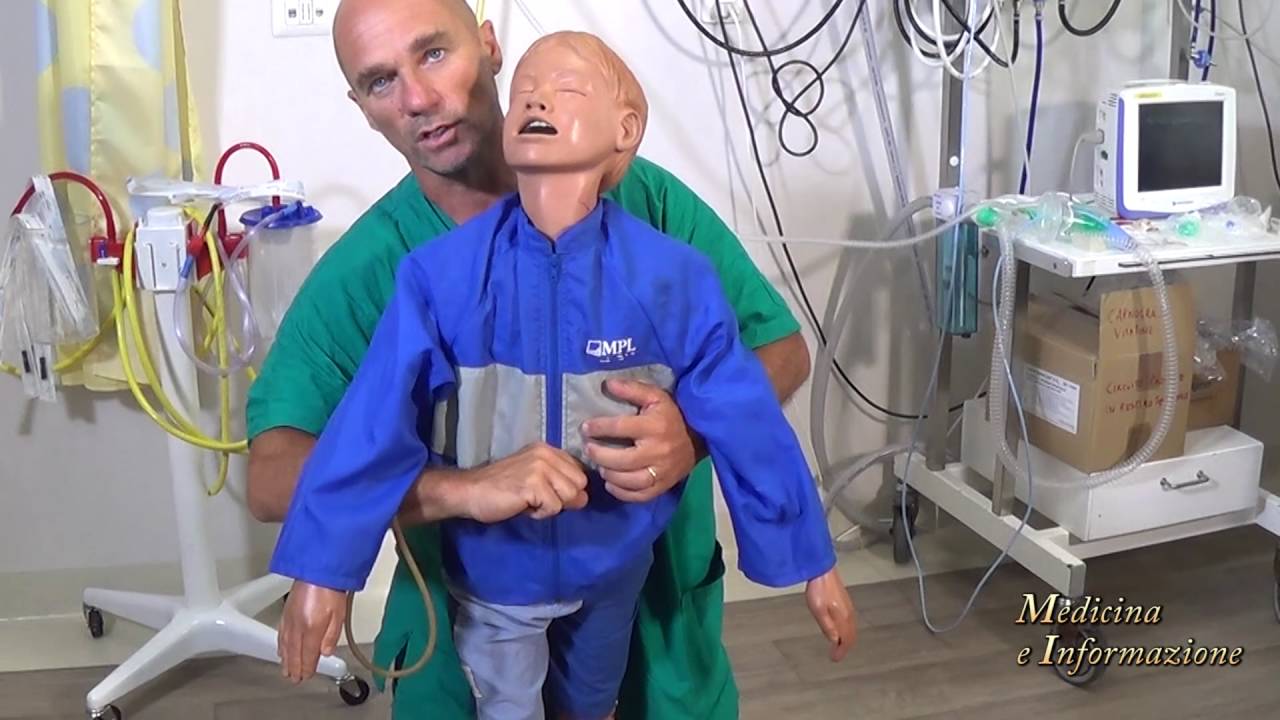 Disostruzione delle Vie Aeree: Manovra di Heimlich e le altre tecniche