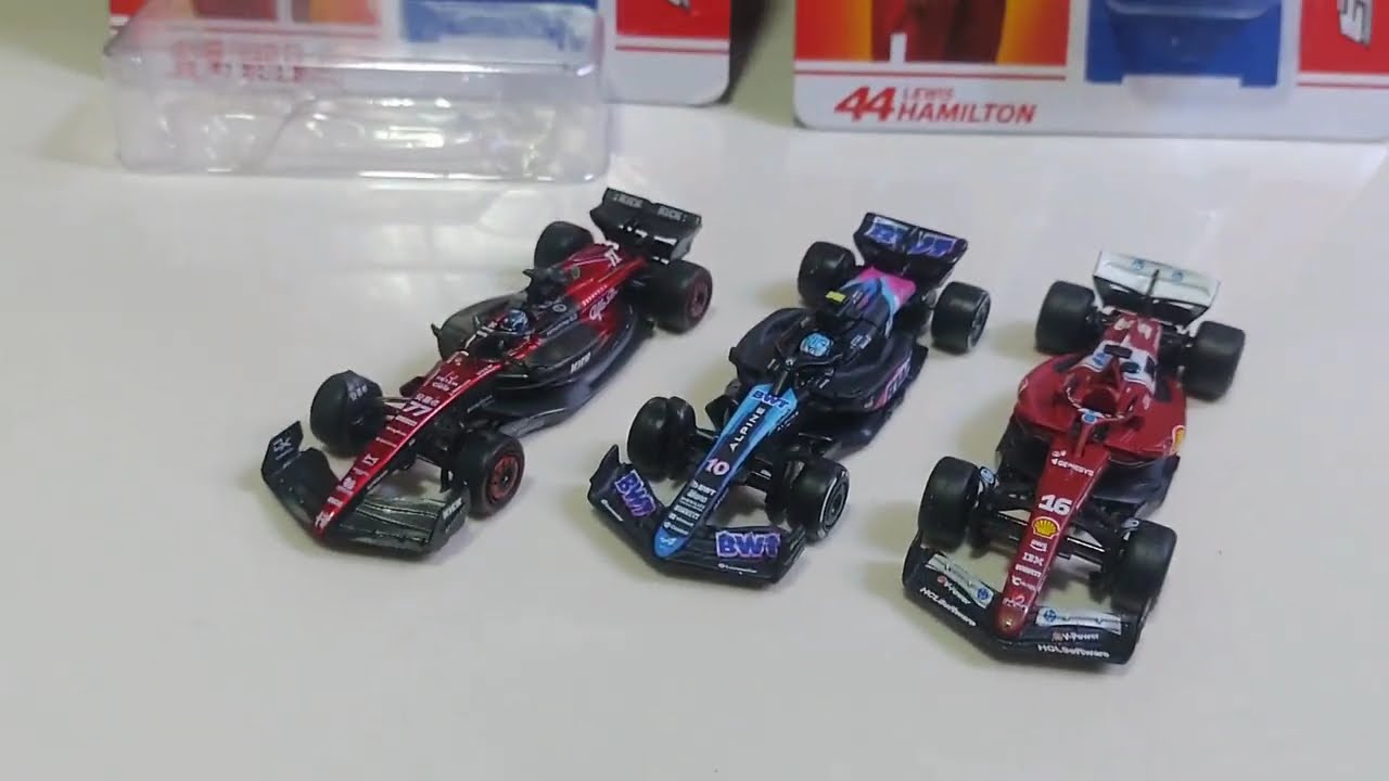 Formula 1 1/64 Comparação Burago x Hot Wheels x Mini GT