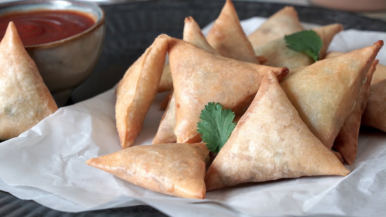 2 ways to make Chicken Samosas Ramadan 2021 special Recipe | Iftar Snacks | Make and Freeze Snacks