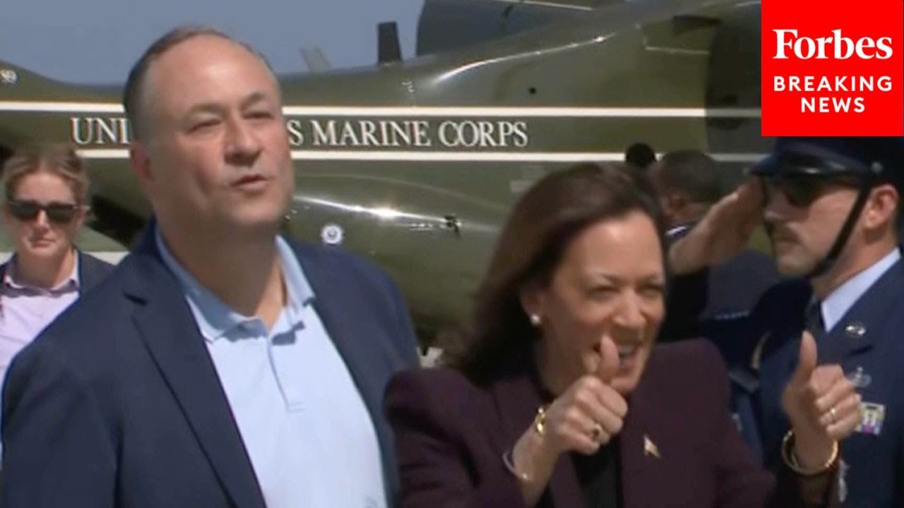 JUST IN: VP Kamala Harris Briefly Interacts With Reporters While Departing Chicago Following DNC