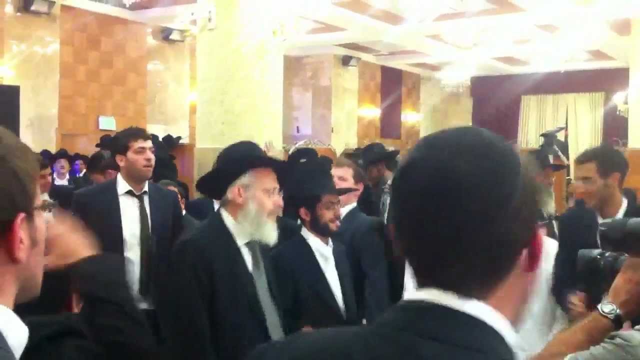 ישיבת בית מאיר בחתונה - מושכני אחריך