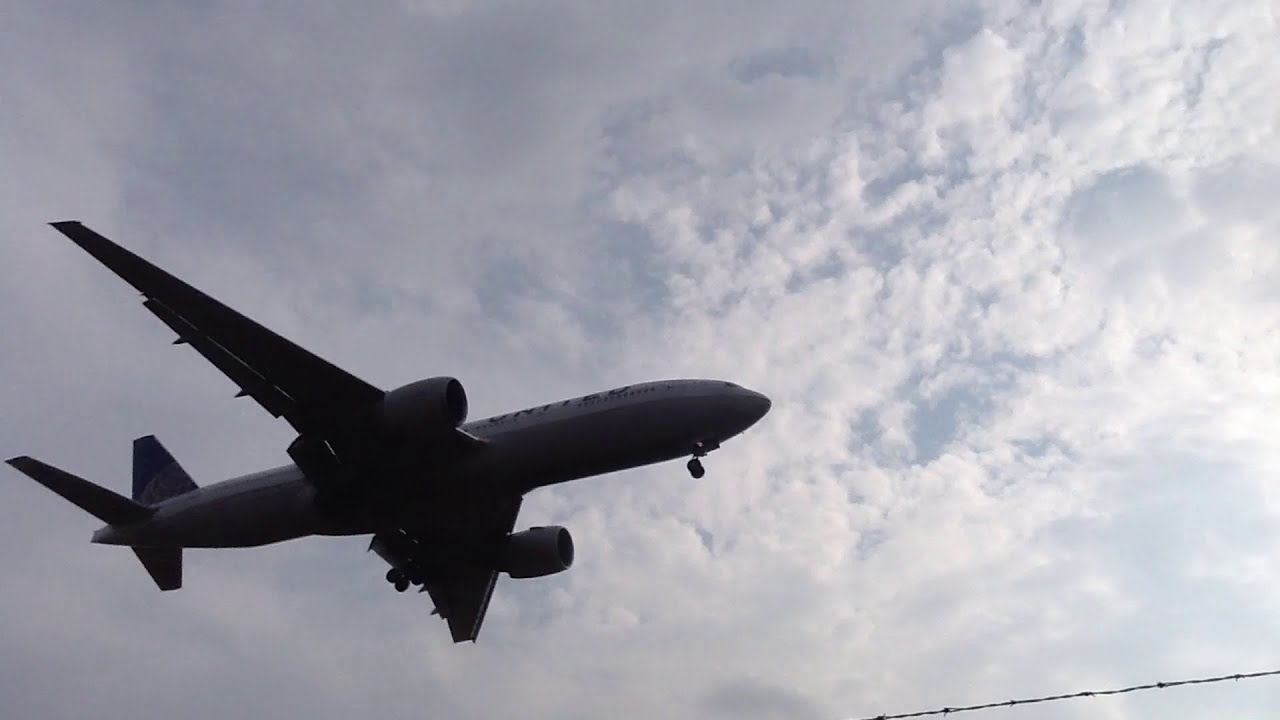 Boeing 757 and 777 (2x) Landings @ IAH 27 (Winter 2012)