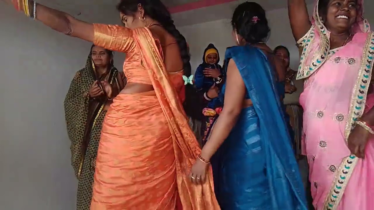 Video _viral !! धमाकेदार डांस_ परम्परा गीत विदेशीया_हाईहो लाली केसरिया वलमुवा मोर बुलावै😬💯😁
