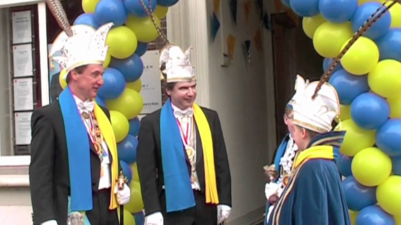 Jeugdprins Roy en adjudant Tom op bezoek bij flexspecialisten 15 november 2011