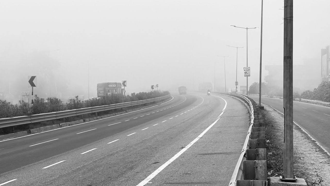 LIVE Dense Fog on Highway Shocks Commuters | Winter Smog Reality