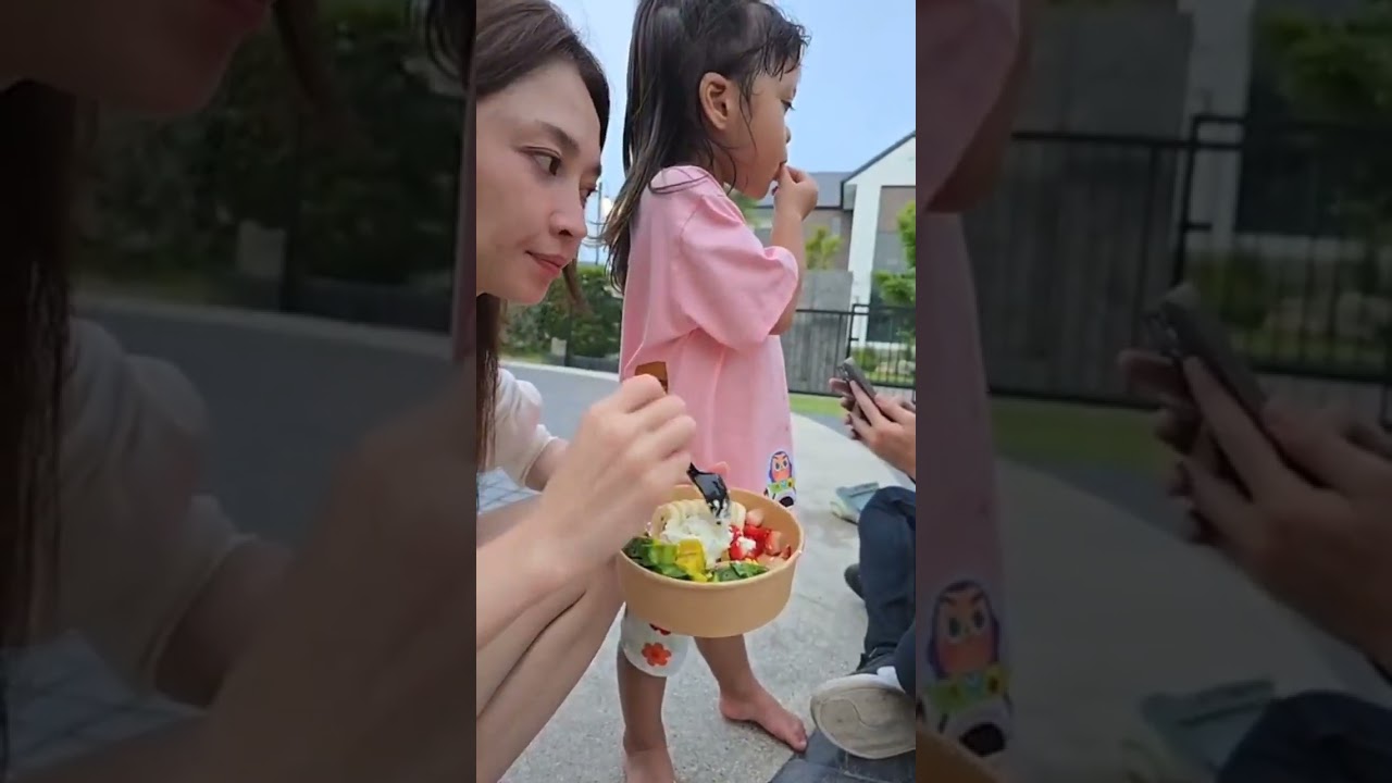 แม่จ๋าป้อนข้าว เล่นสนุกกับน้องเพชรน้องพลอย