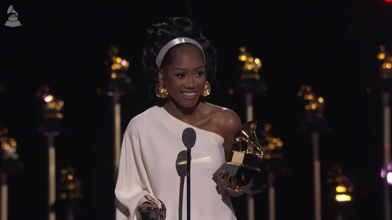 MUNI LONG Wins BEST R&B PERFORMANCE | 2025 GRAMMYs
