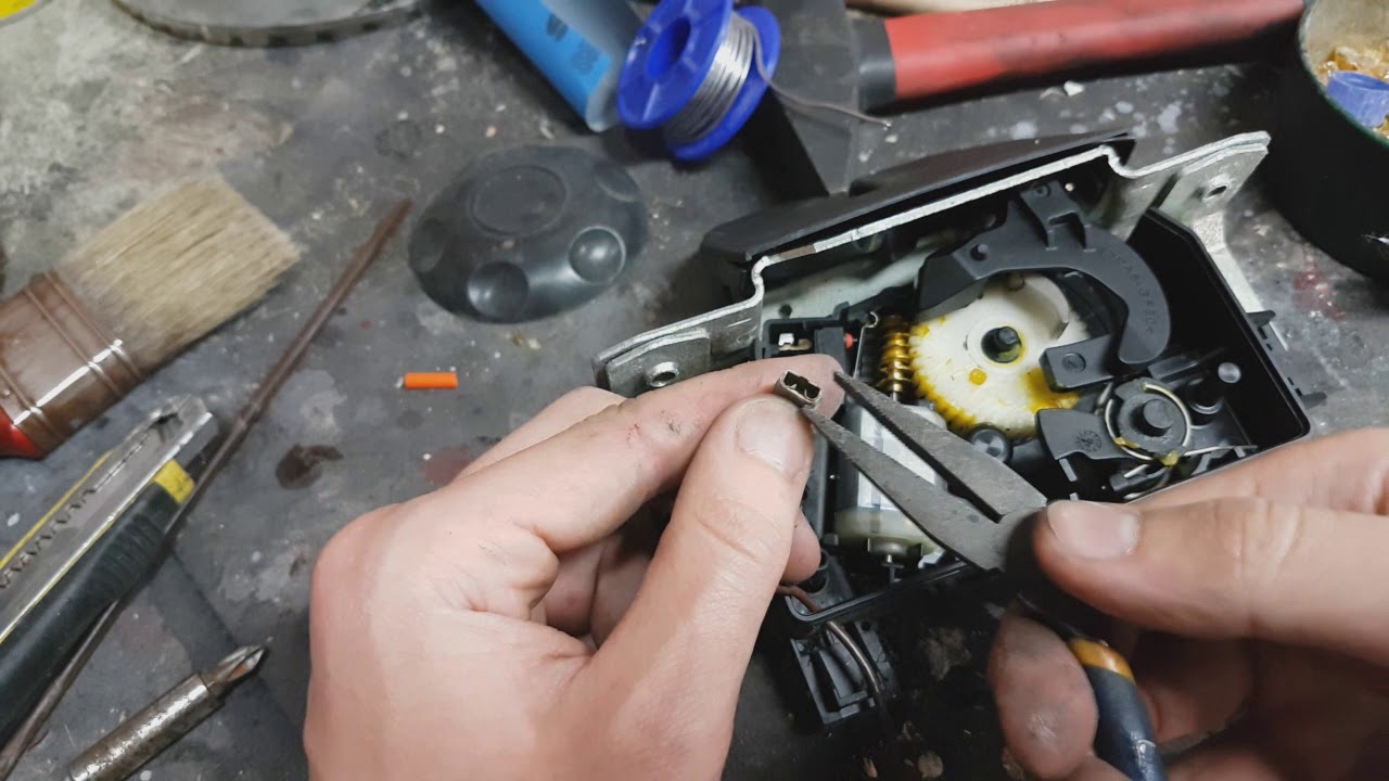 Brak oświetlenia w bagażniku opel astra H zafira B