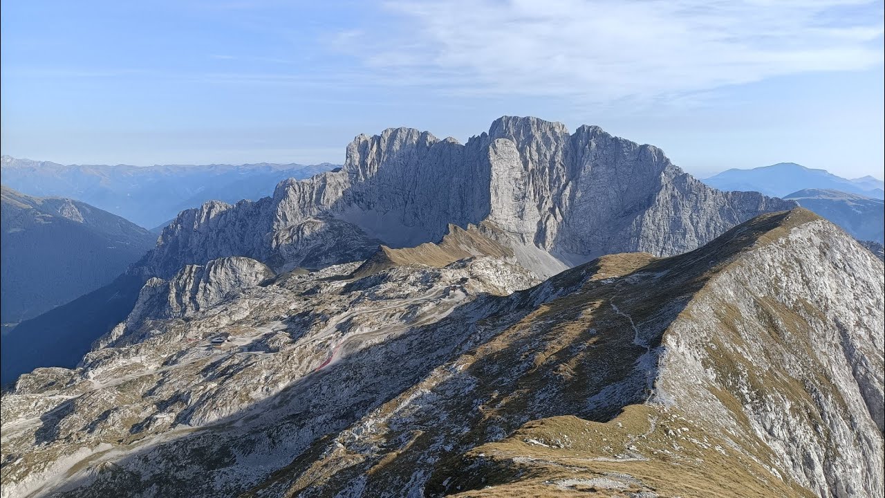 Rifugio Albani da Colere. Monte Ferrante. Val di Scalve. Alta Bergamasca. Pane uno di noi 2023.