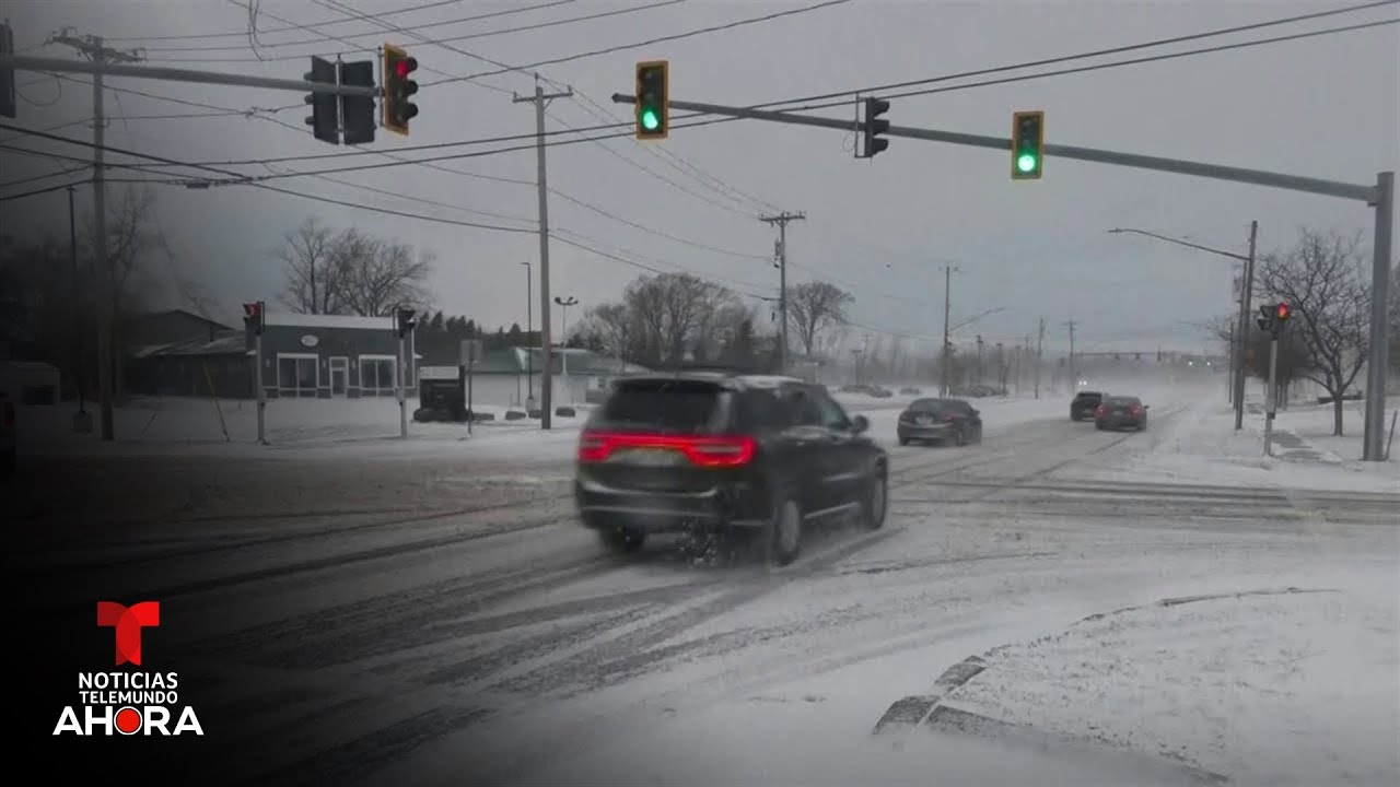 Las noticias de la mañana, martes 30 de diciembre de 2025 | Noticias Telemundo