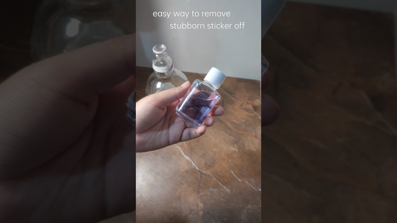 Using nail remover🍶 