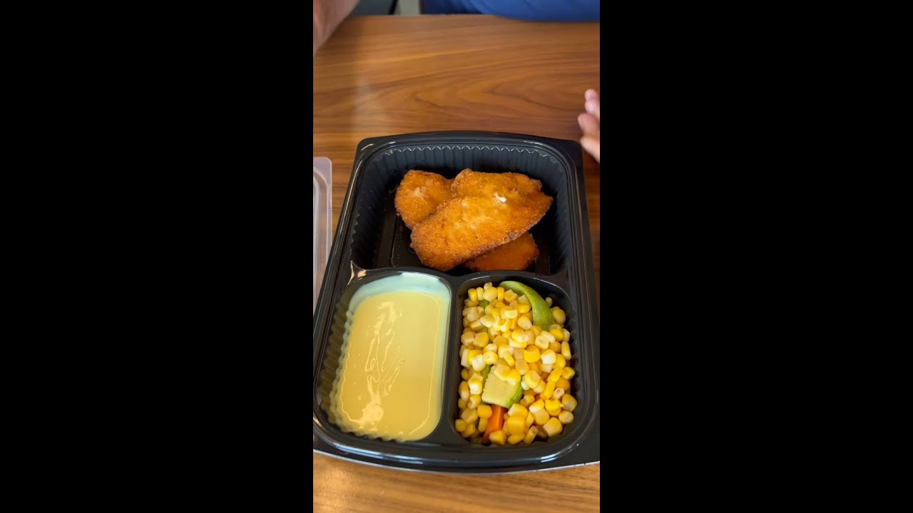 Chicken Escalope Comparison Between 2 restaurants 🧐-مقارنة إسكالوب الدجاج بين مطعمين مختلفين🧐