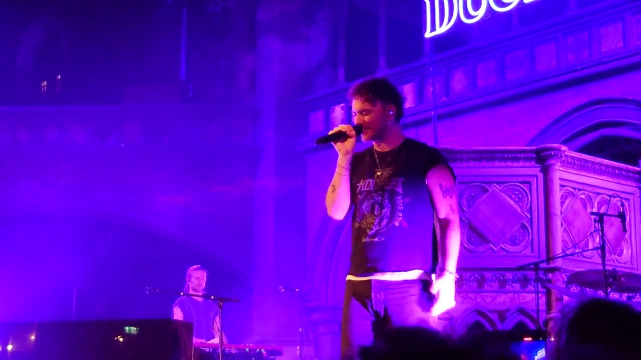 Cian Ducrot - Victory - live, Union Chapel, London 19 Feb 2024