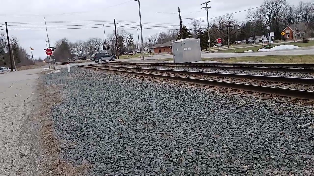 TrainVideo Of A PHONE View With A CN E276 EB Train In The Emmett Michigan, USA Area By Gabriel